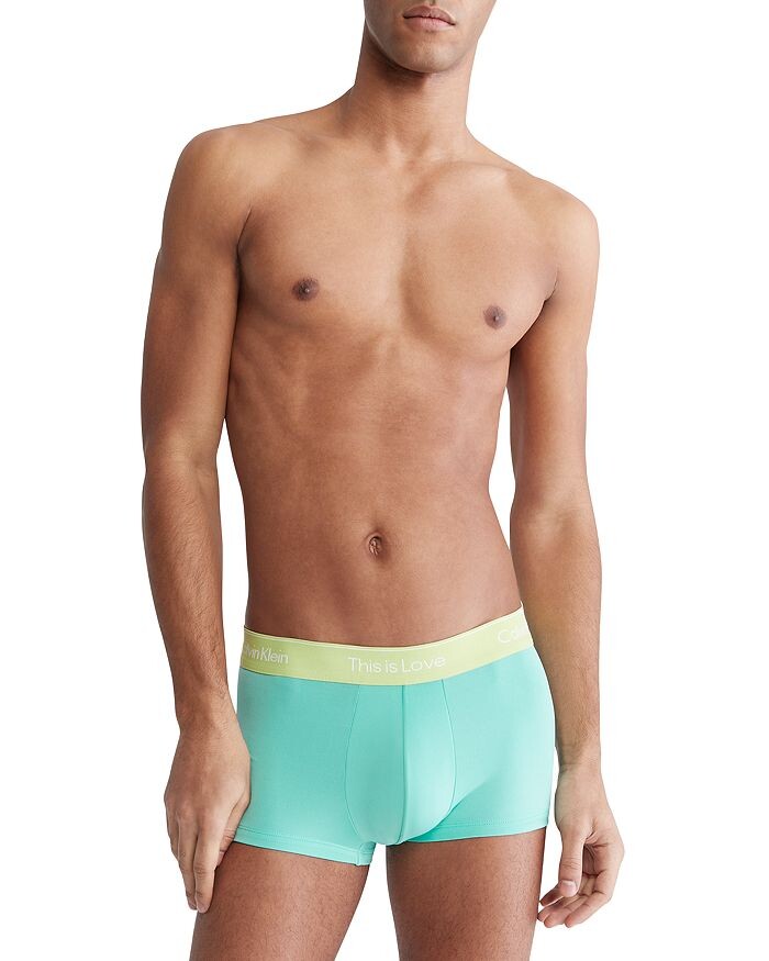 

Трусы-боксеры Pride This is Love с цветными блоками и микронизкой посадкой Calvin Klein