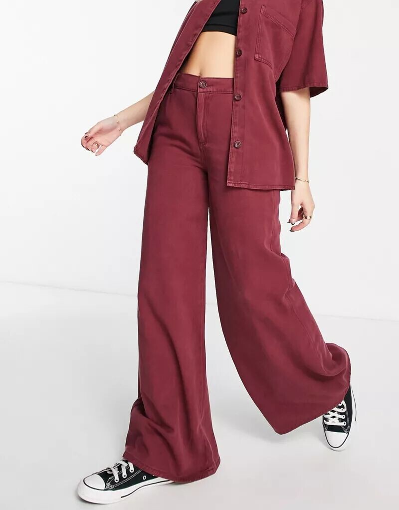 

Бордовые брюки свободного кроя для папы ASOS