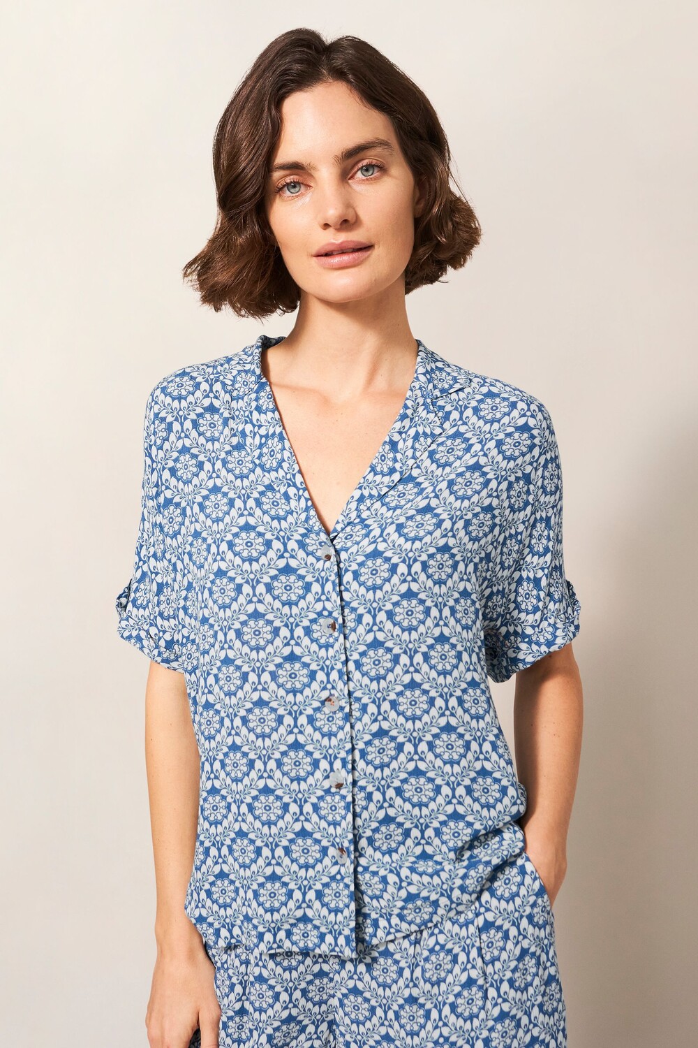 

Albie Resort синяя рубашка с рюшами White Stuff, синий