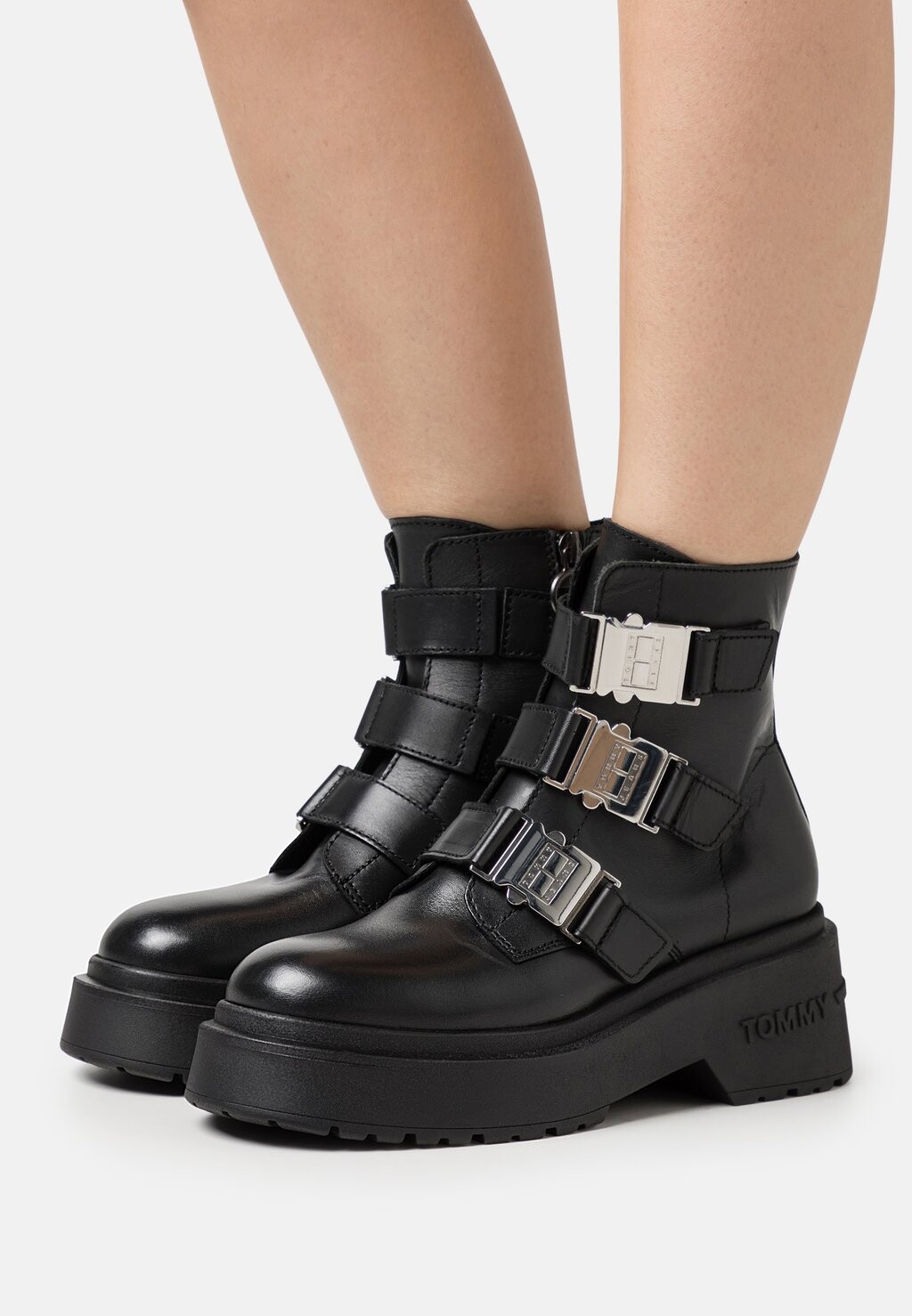 

Ботинки на платформе Tommy Jeans CHUNKY BOOT, черный