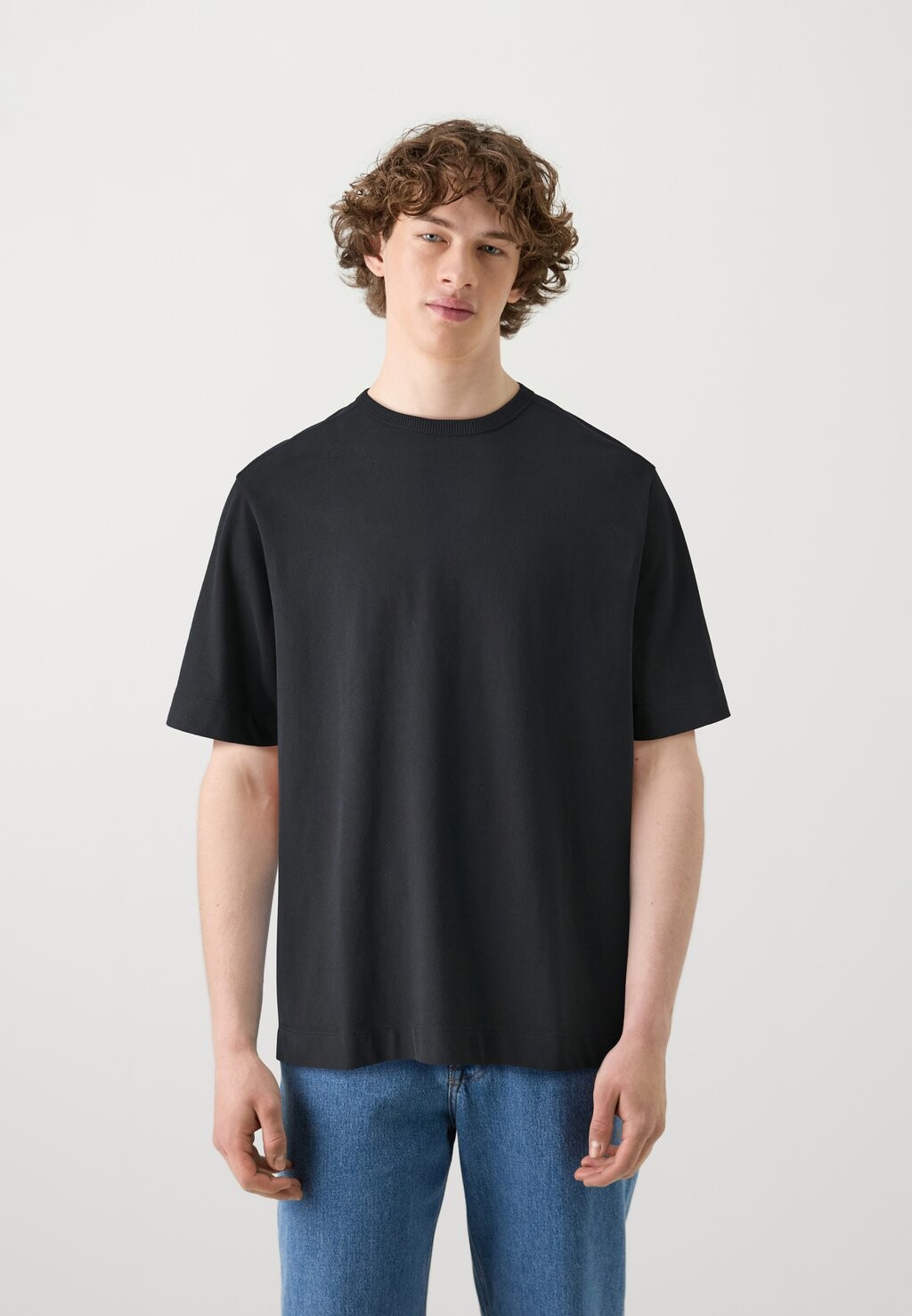 

Простая футболка PREMIUM TEE Abercrombie & Fitch, черный