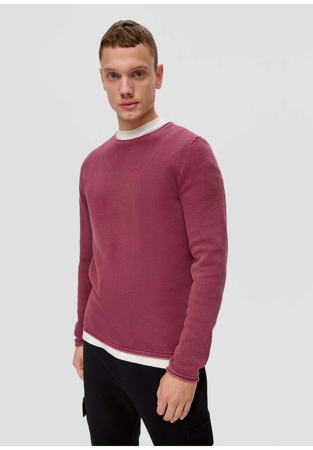 

Вязаный свитер MIT MUSTERSTRUKTUR QS, цвет aubergine
