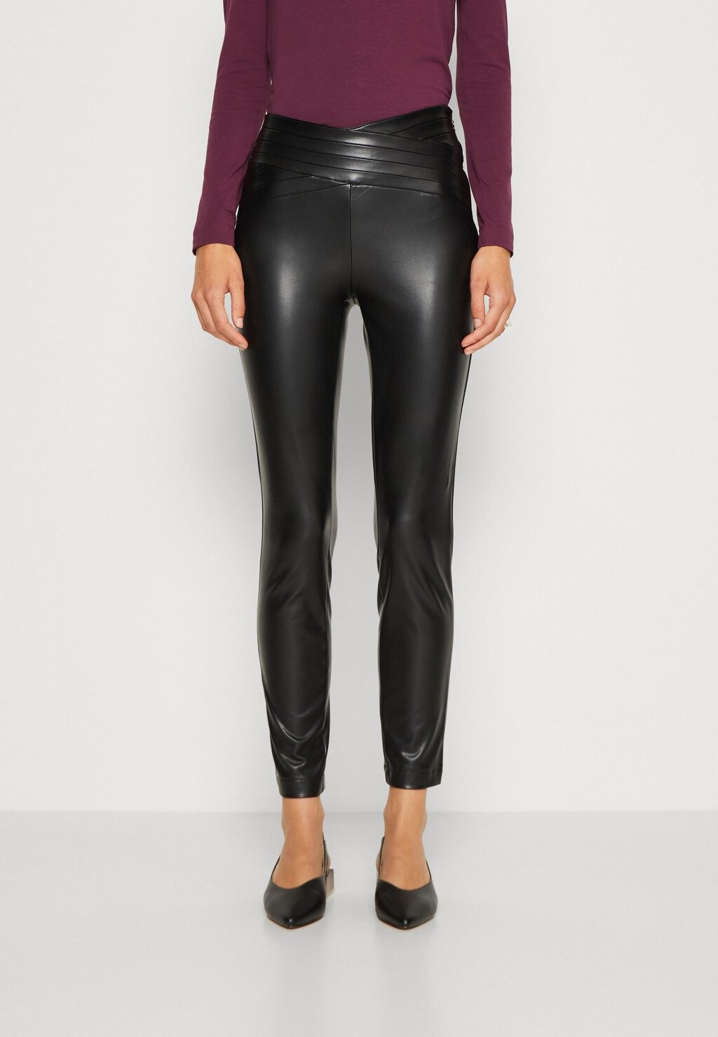 

Леггинсы Dana Pleated Skinny Guess, цвет jet black multi