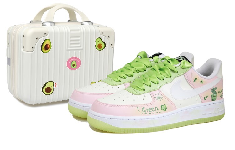 

Женские кроссовки для скейтбординга Nike Air Force 1