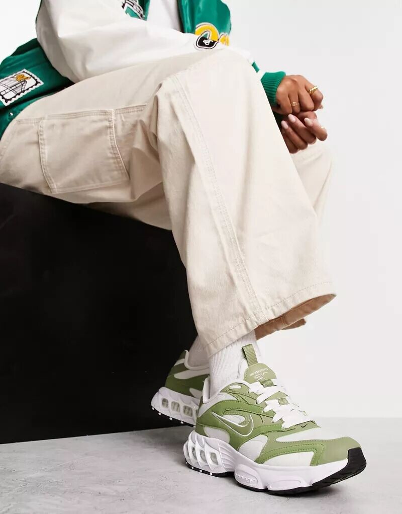 

Зеленые кроссовки Nike Zoom Air Fire