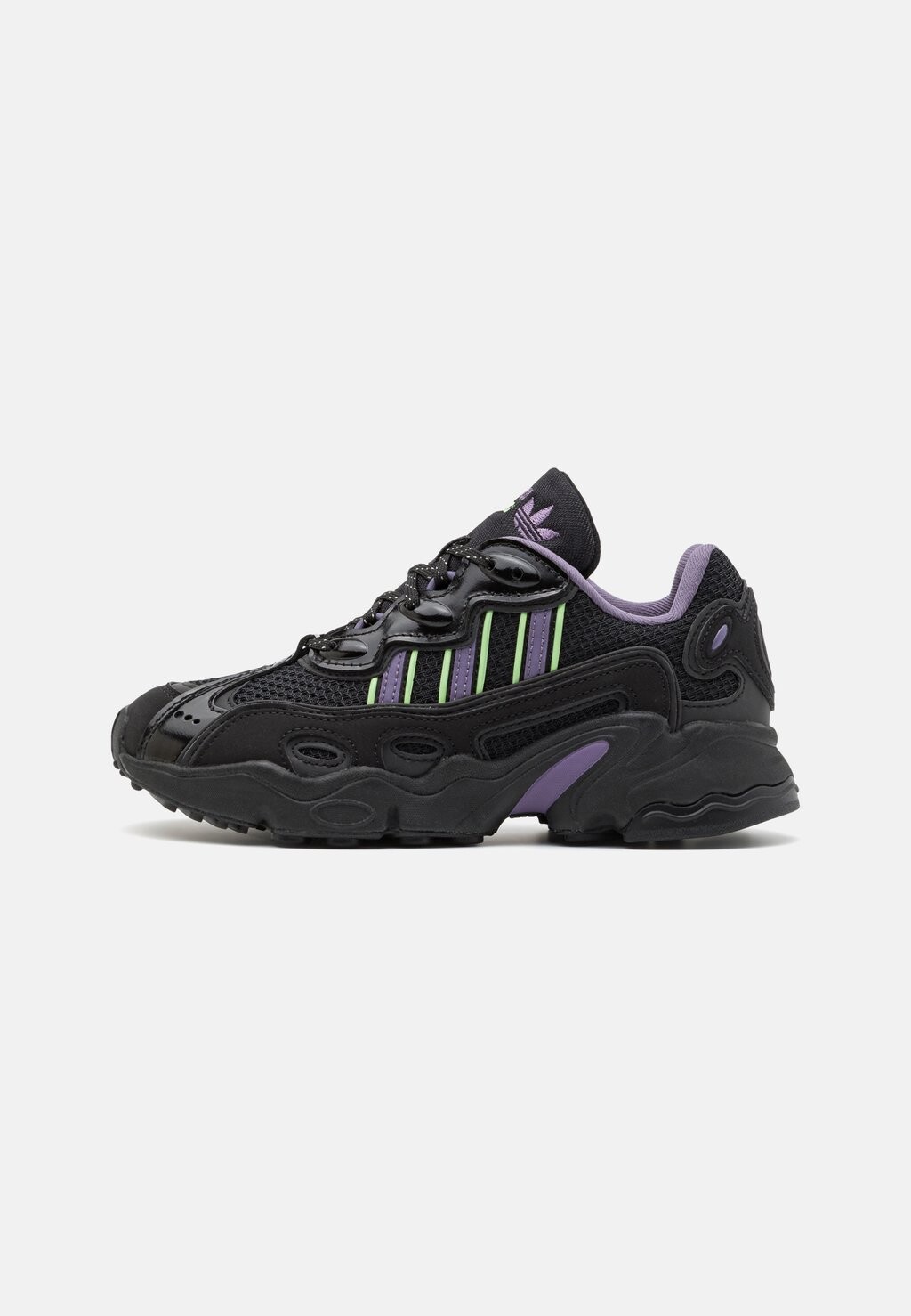

Низкие кроссовки Ozweego adidas Originals, цвет core black/shadow violet/green spark