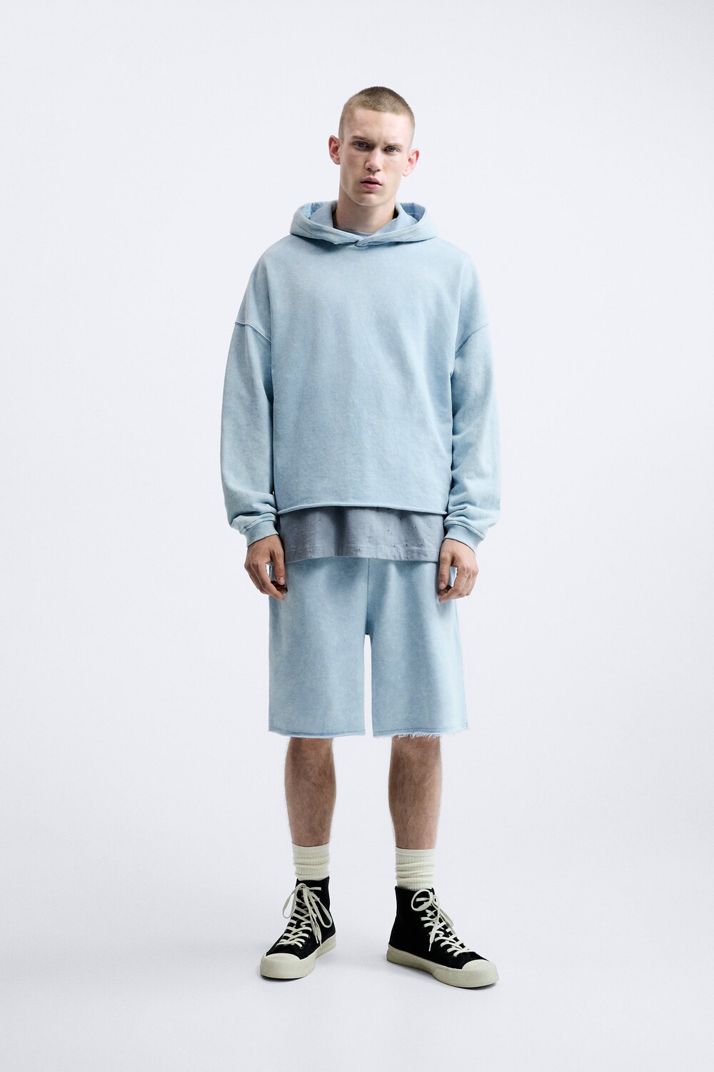 

Джоггинговые шорты-бермуды с потерями Zara, синий/белый