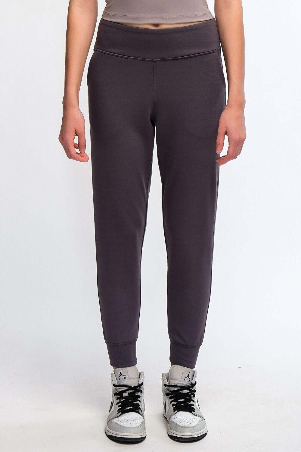 

Женские спортивные брюки Jogger антрацитового цвета с высокой талией Chandraswear