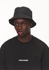 

Шапка LOGO CRUSHED BUCKET UNISEX Pegador, черный