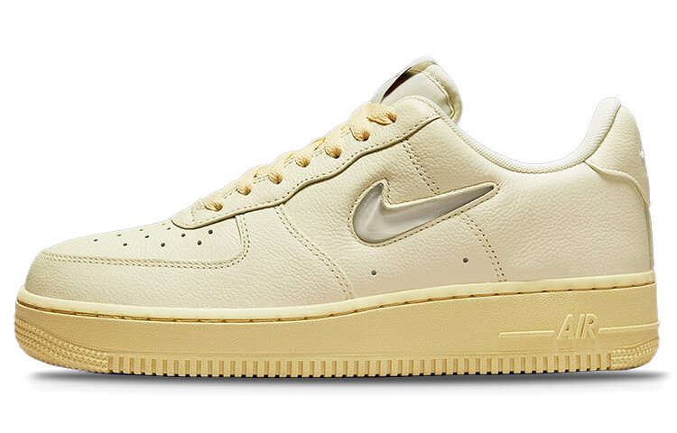 

Кроссовки женские Nike Air Force 1 Low '07, желтый