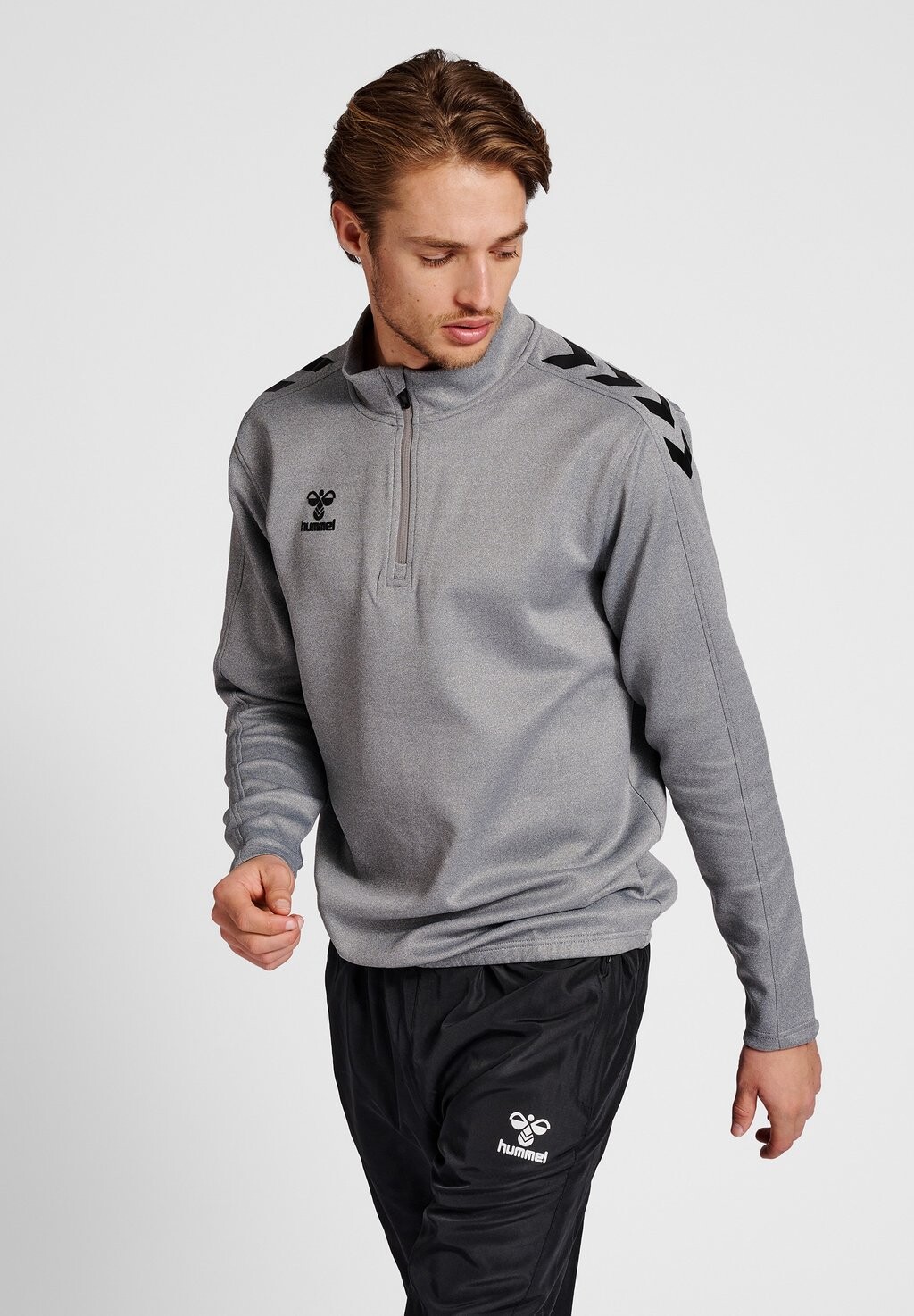 

Толстовка Hummel