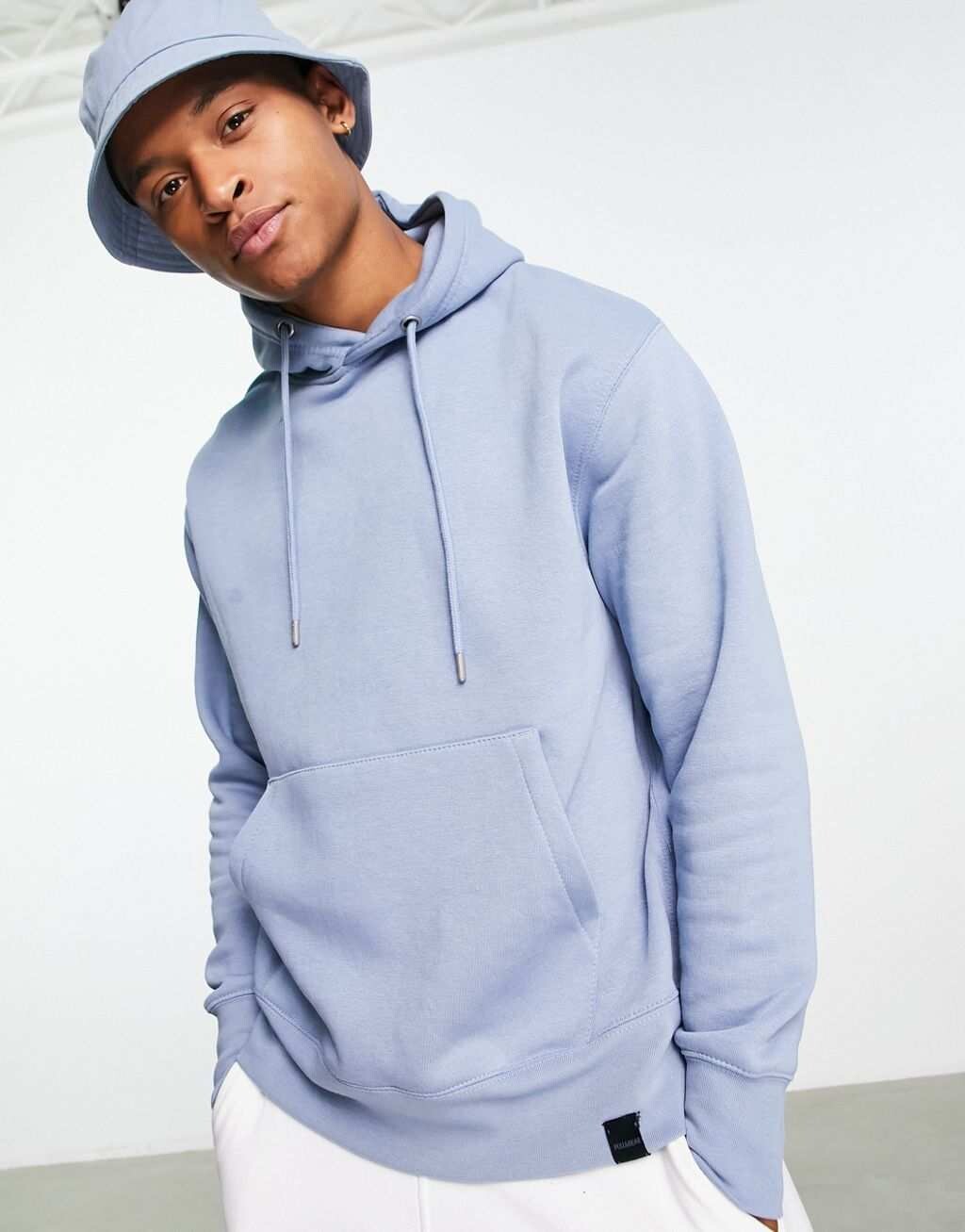 

Худи синего цвета Pull&Bear
