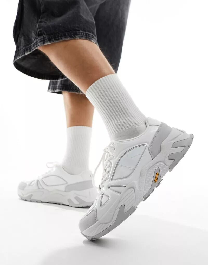 

Белые низкие кеды Calvin Klein Vibram