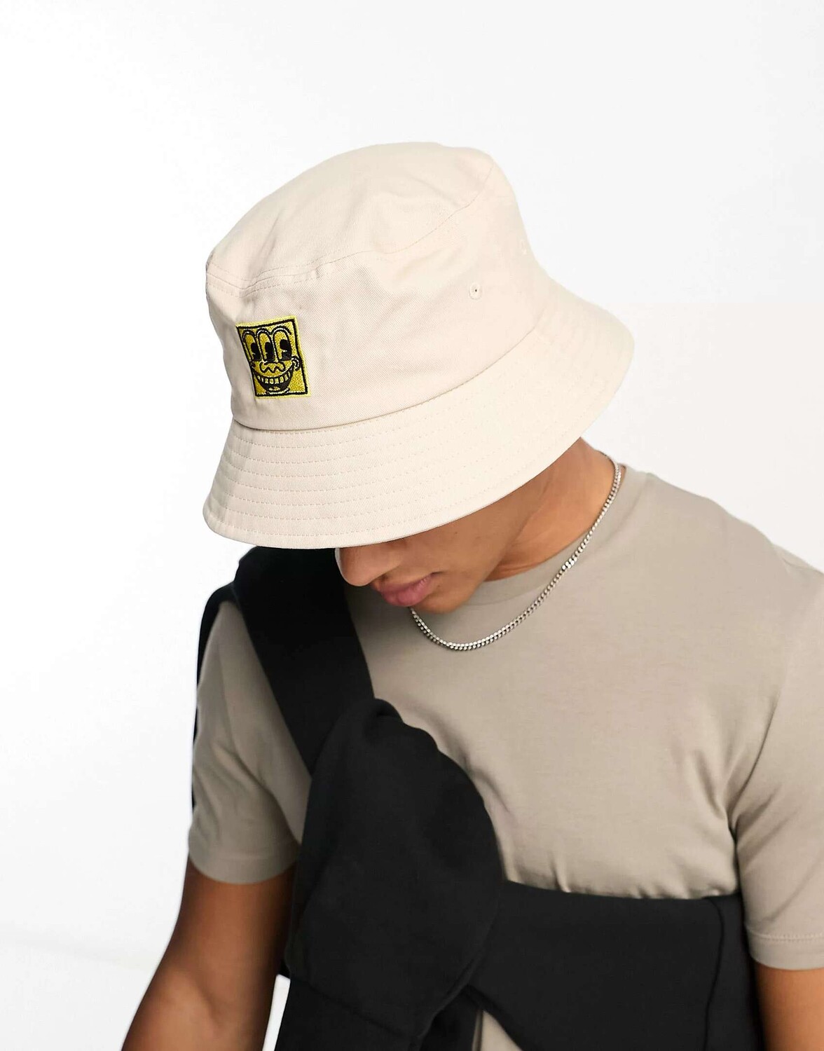 

Бежевая шляпа-ведро Jack & Jones Keith Haring