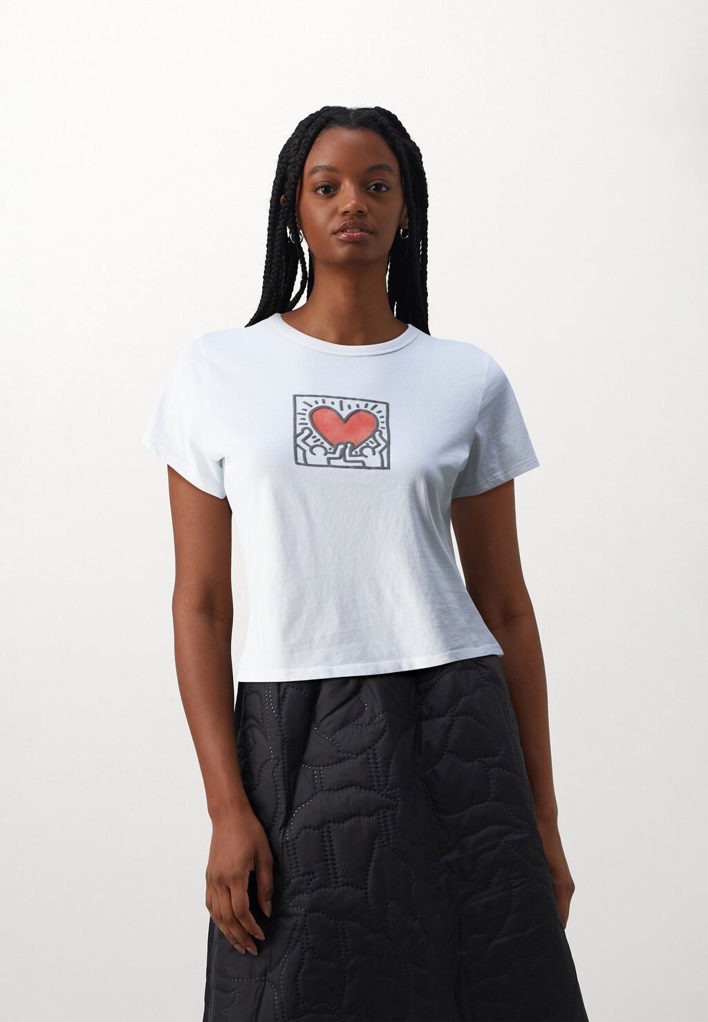 

Футболка с принтом SKIMMING KEITH HARING TEE Abercrombie & Fitch, цвет brilliant white