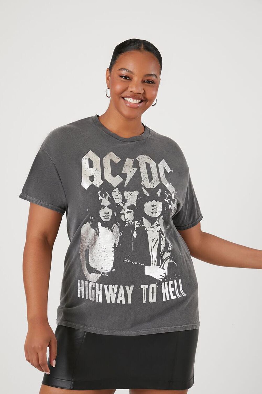 

Футболка с графическим рисунком ACDC больших размеров Forever 21, угольный