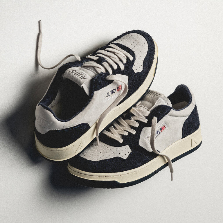 

Кроссовки Medalist *Suede / Long Suede* Autry, цвет space