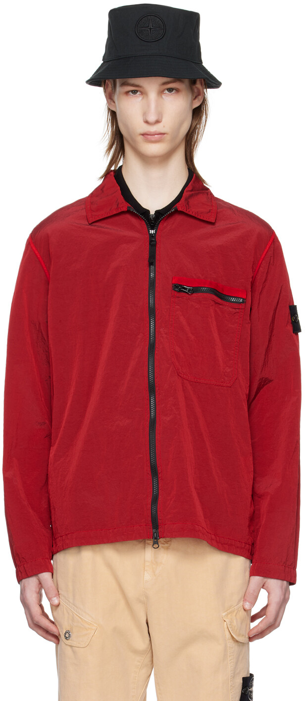 

Красная куртка с нашивками Stone Island, цвет Red