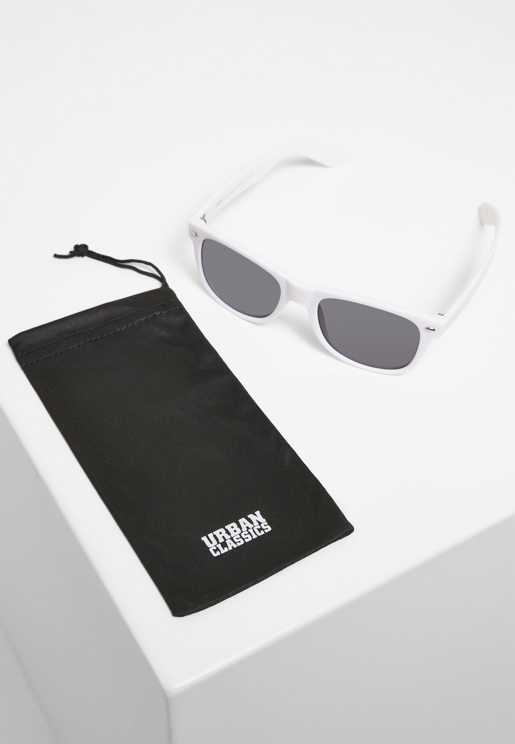 Солнцезащитные очки LIKOMA Urban Classics, цвет white