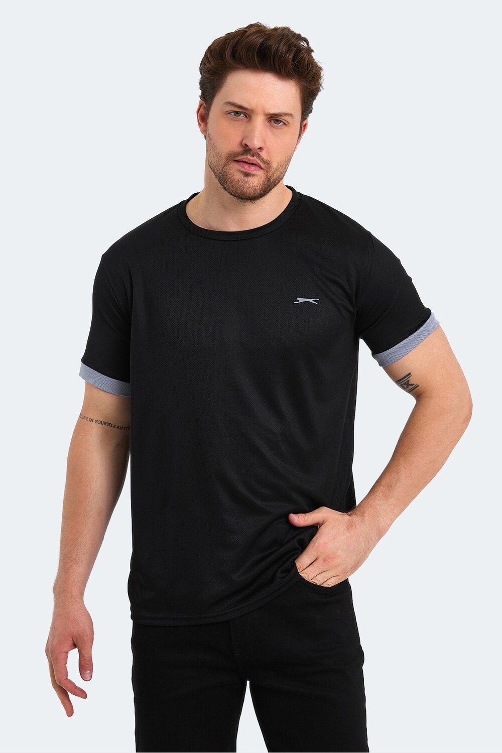 

Мужская футболка Ruut черная Slazenger, черный