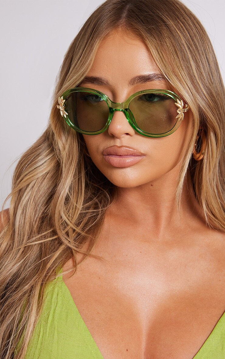 

PrettyLittleThing Зеленые круглые солнцезащитные очки в хрустальной оправе с пальмами