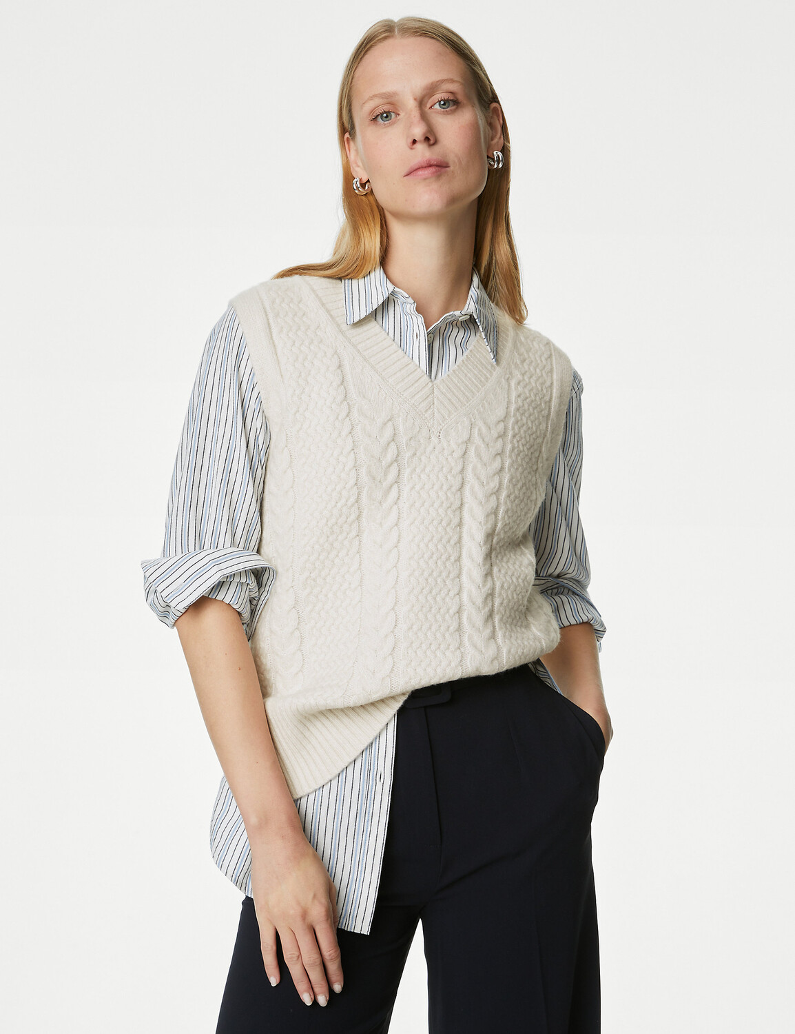 

Вязаный жилет с V-образным вырезом косой вязки Marks & Spencer