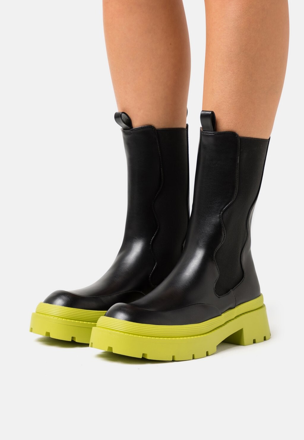 

Ботинки на платформе WAVY ELASTIC BOOTS NA-KD, черный/зеленый