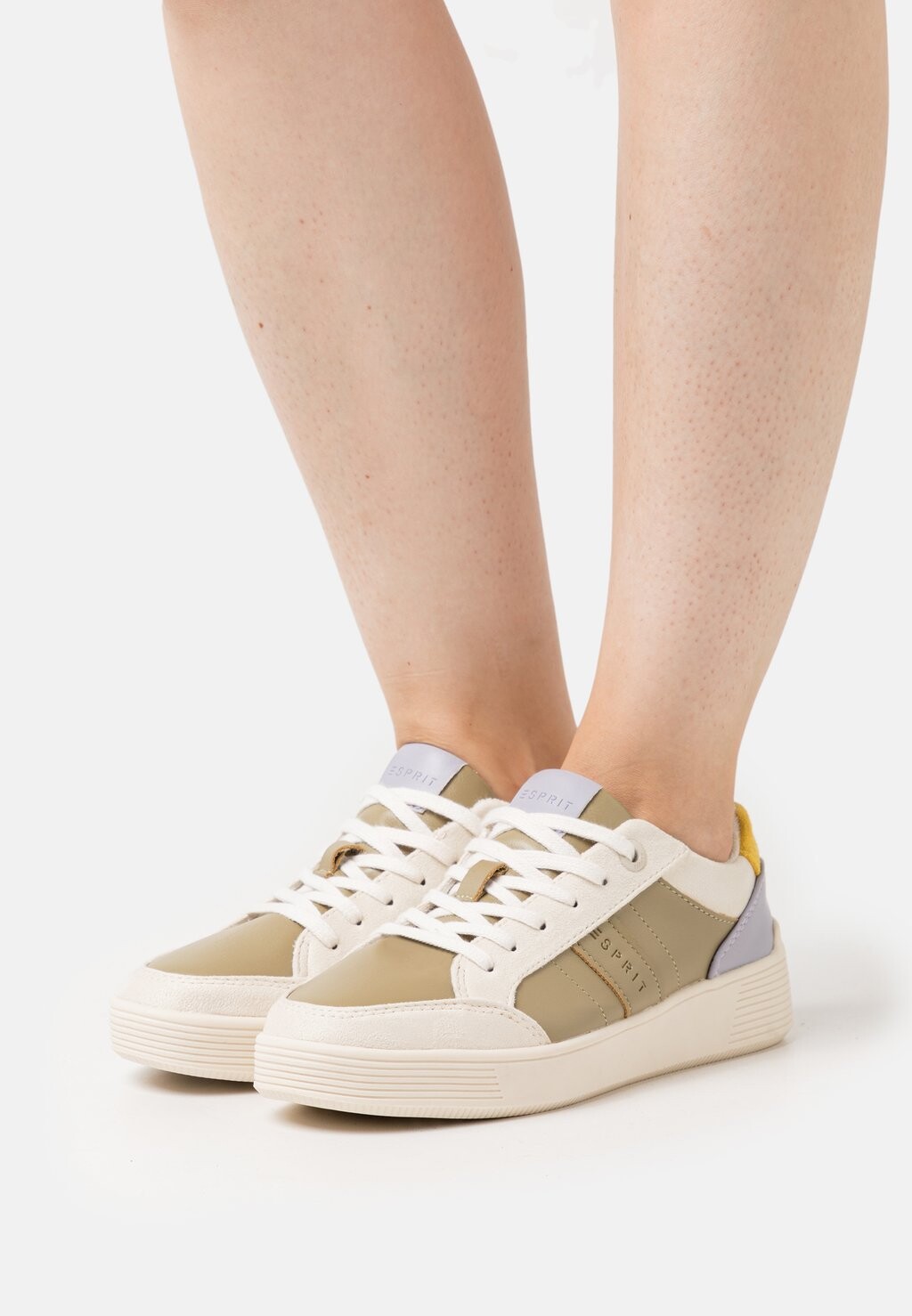

Низкие кроссовки Esprit