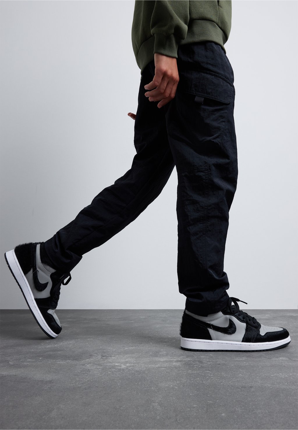 цена Брюки-карго PANT UNISEX Nike Sportswear, цвет black