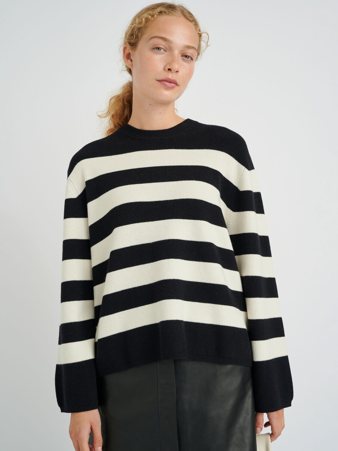 

Джемпер из смесового кашемира в полоску InWear Abigail Stripe, черный/белый