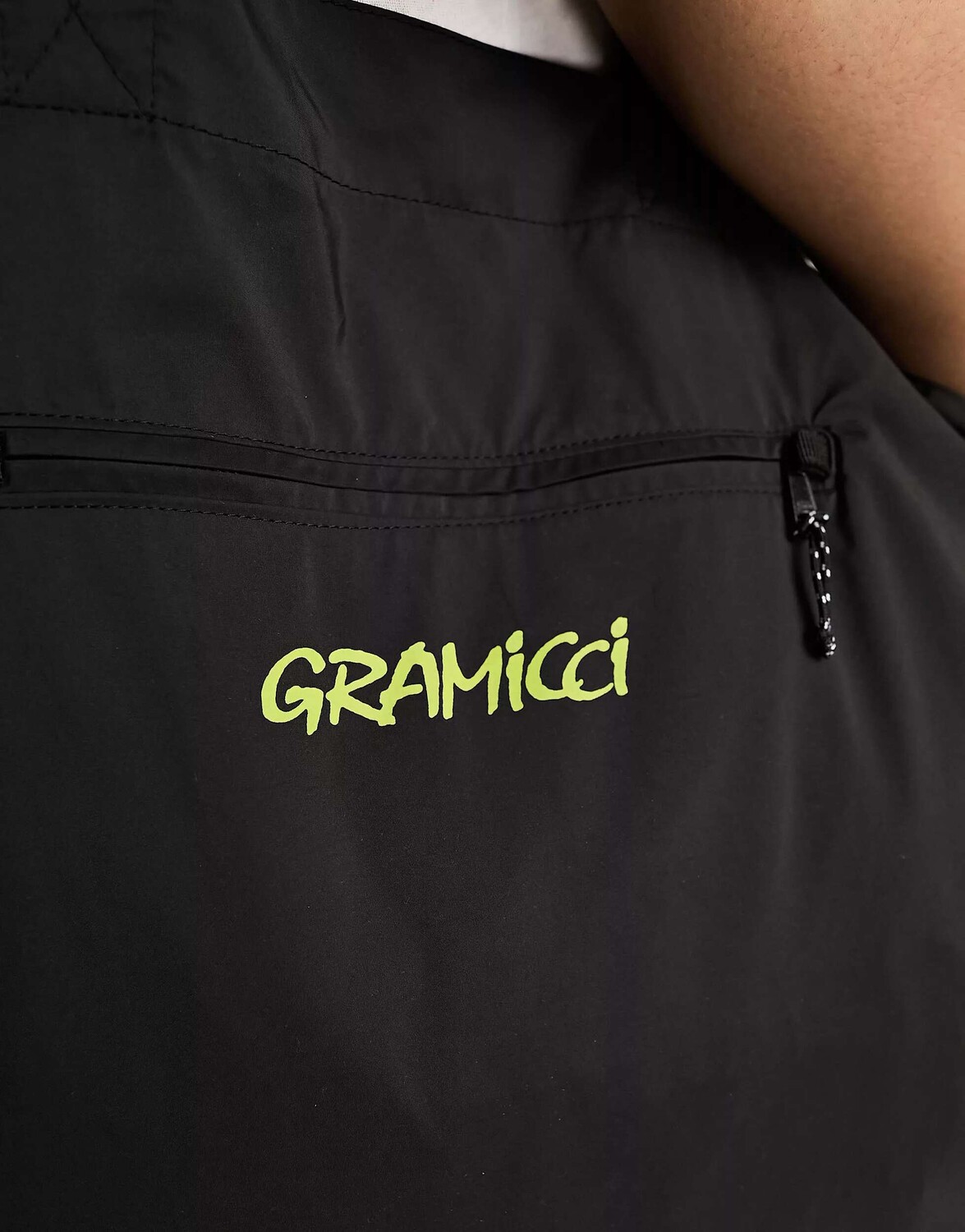 

Черная сумка-тоут Gramicci из ракушки