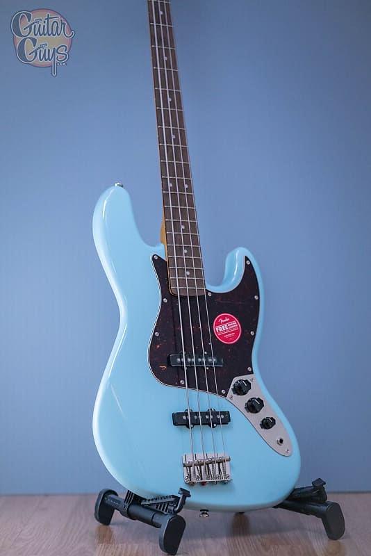цена Басс гитара Squier CLASSIC VIBE '60S JAZZ BASS Daphne Blue