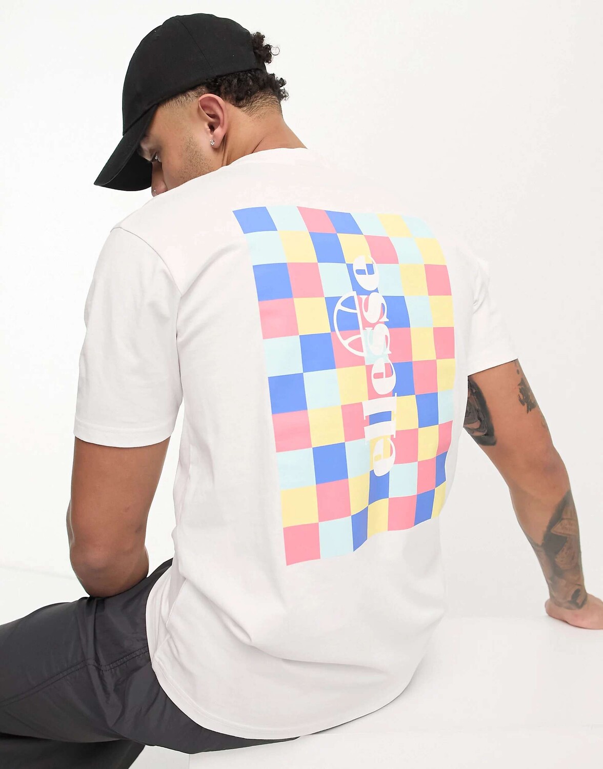 

Белая футболка Ellesse Chello с разноцветным принтом на спине, Белый