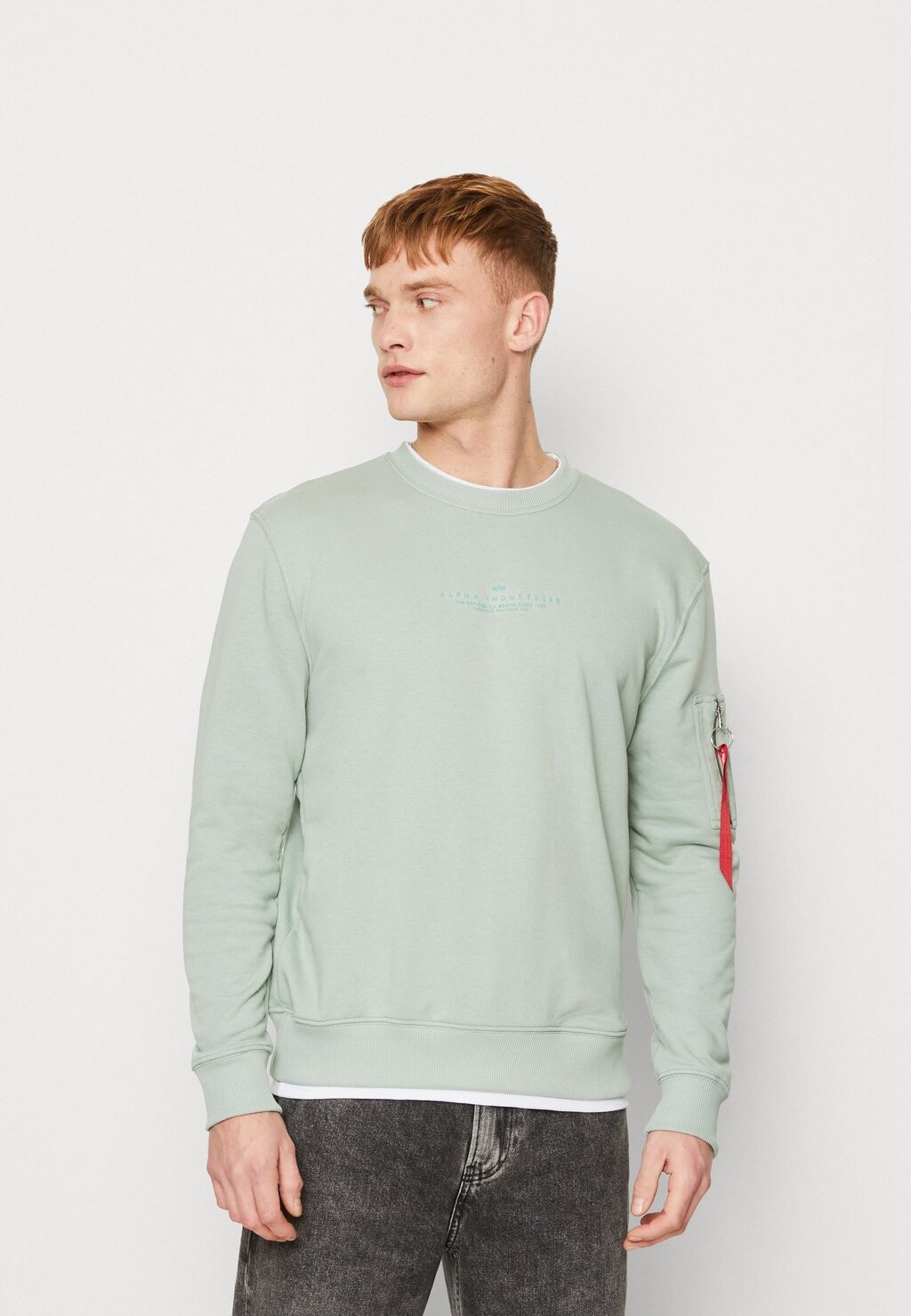 

Толстовка Alpha Industries, зеленый
