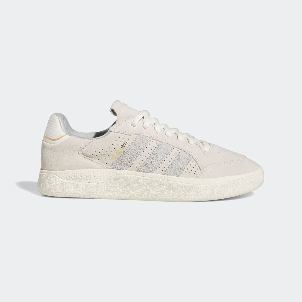 

Кроссовки Adidas TYSHAWN LOW, серый