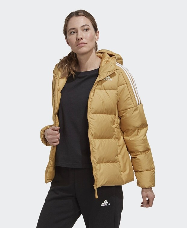 

Мягкий пуховик adidas Sportswear, бежевый