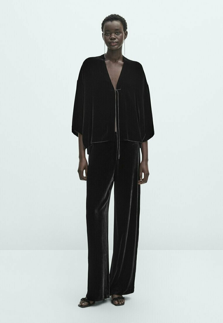 

Блузка Massimo Dutti КИМОНО НА ЗАВЯЗКАХ, черный
