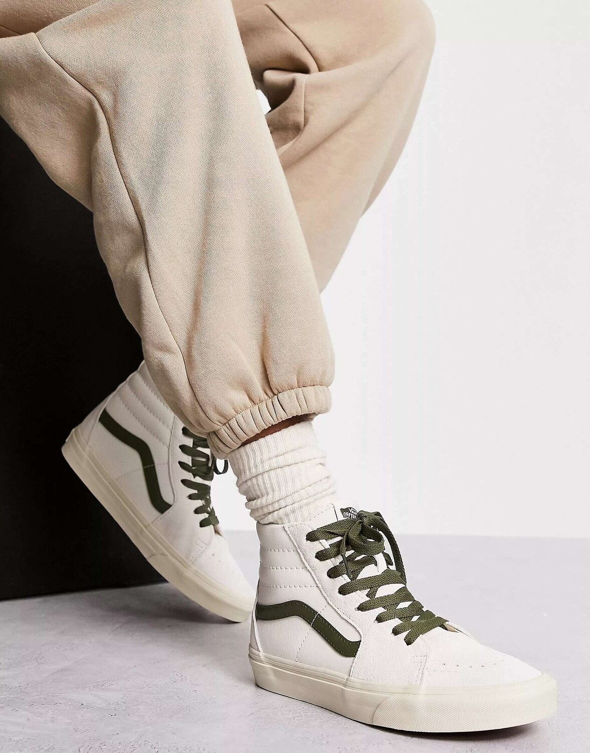 

Белые кроссовки Vans SK8-Hi в винтажном стиле, Белый