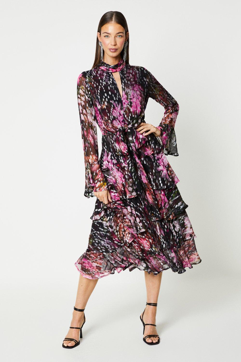 цена Мини-платье с многоярусной юбкой металлизированного цвета и запахом спереди Coast, мультиколор