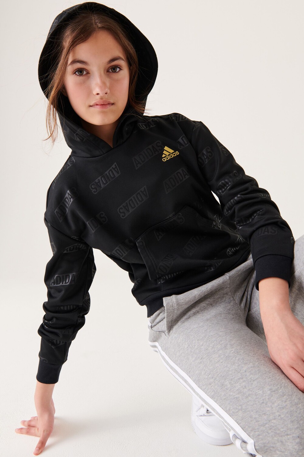 

Спортивная одежда Junior Brand Love в золотом цвете с тиснением adidas, черный