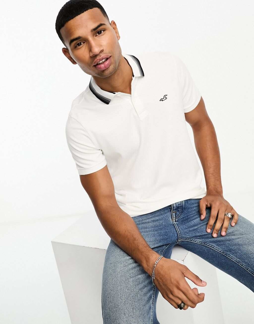 

Белое поло с кантом Hollister, Белый