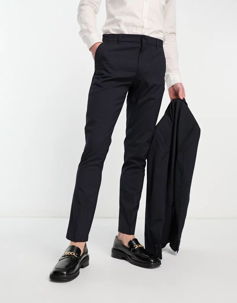 Темно-синие костюмные брюки узкого кроя в тонкую полоску New Look темно синие жесткие джинсы узкого кроя new look