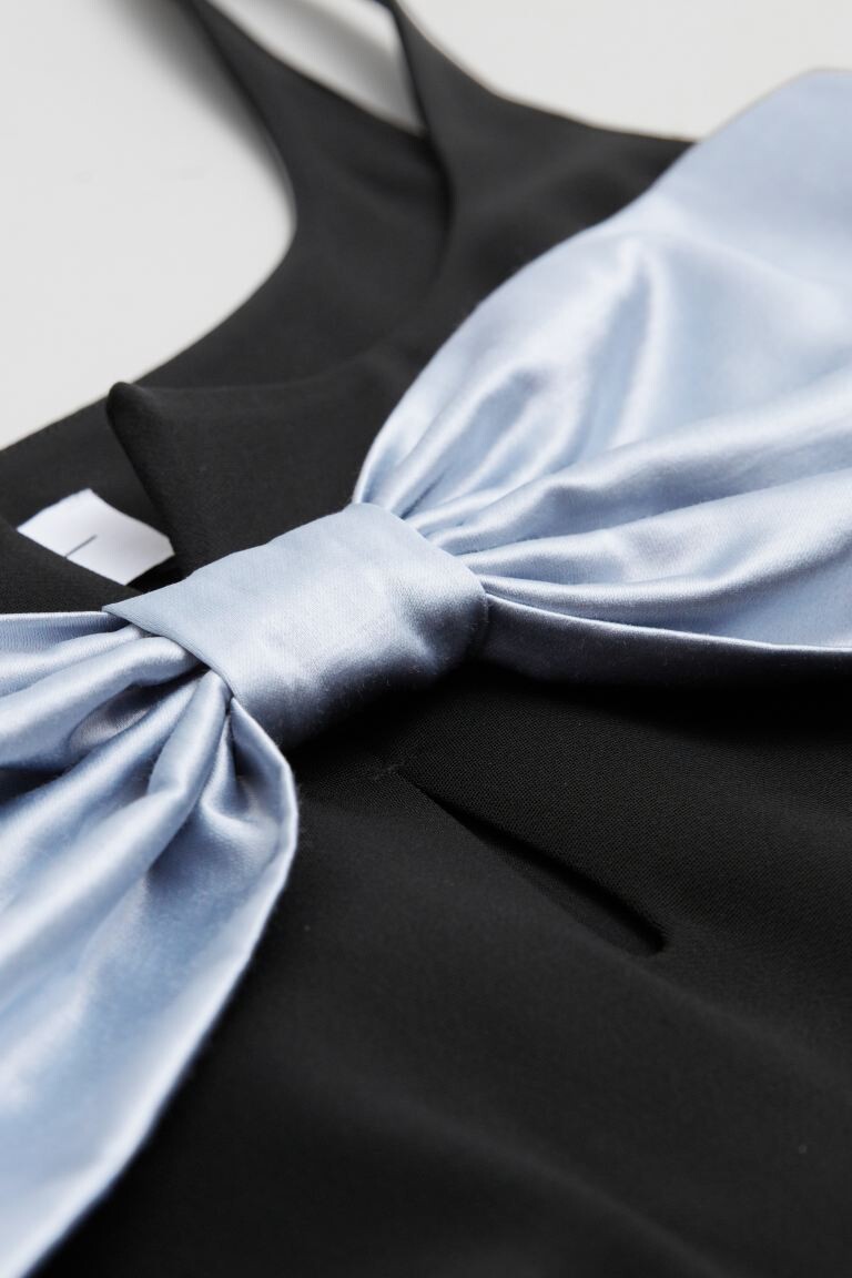 

Мини-платье с большим бантом H&M, черный