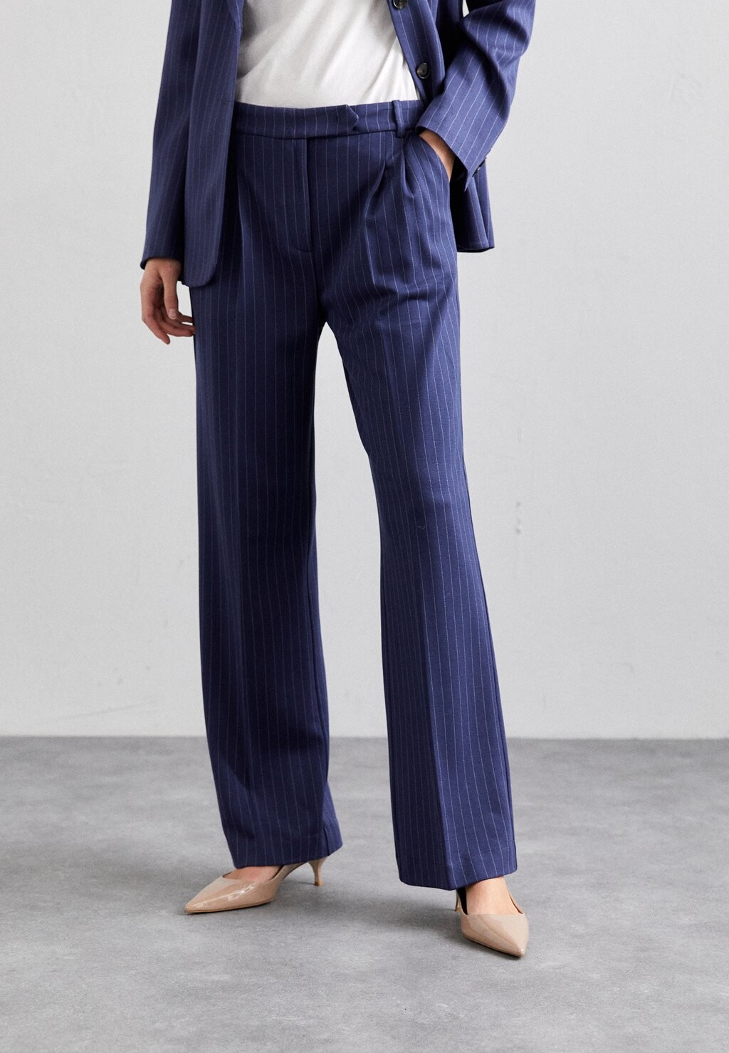 

Брюки Exclusive Zoe Pants DESIGNERS REMIX, цвет dark blue/white