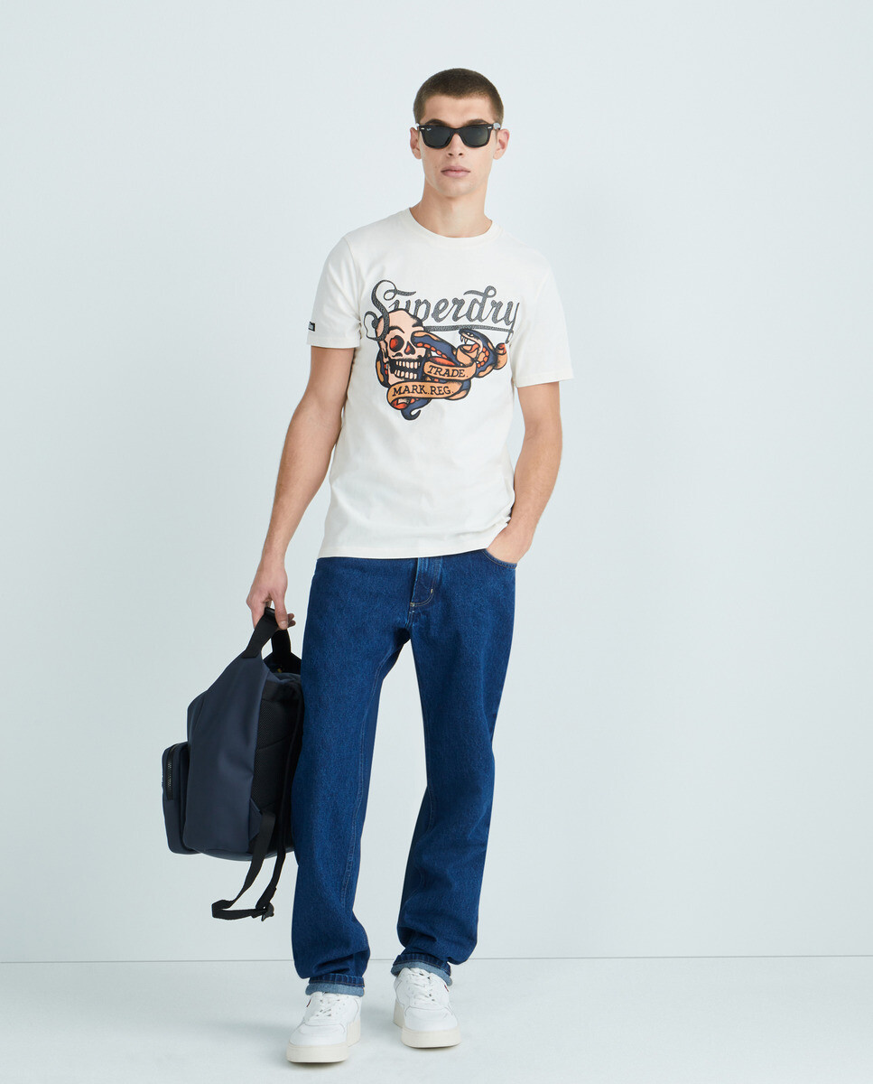 

Футболка с рисунком татуировки и надписью Superdry, естественный
