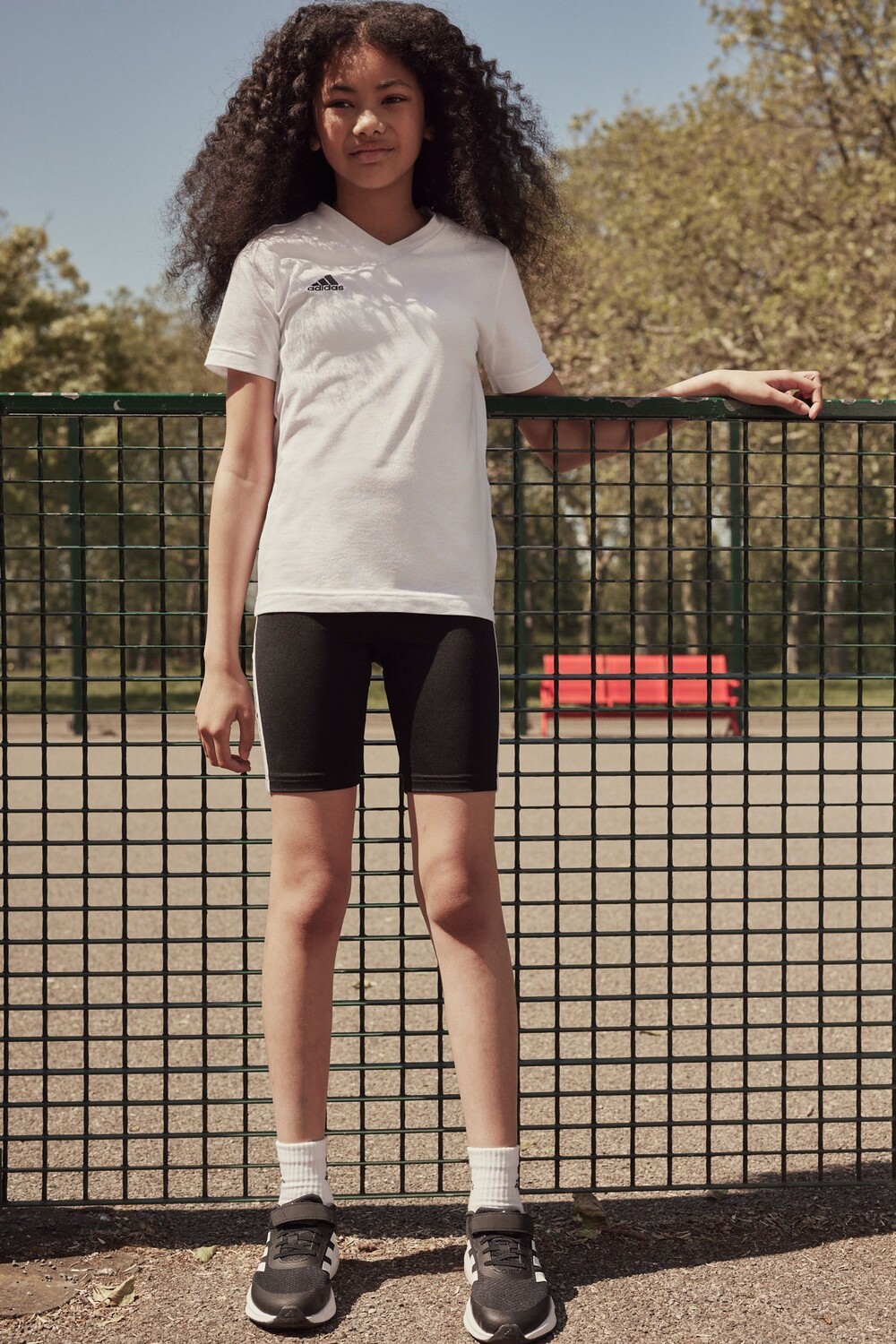 

Футболка Designed 2 Move с 3 полосками adidas, белый