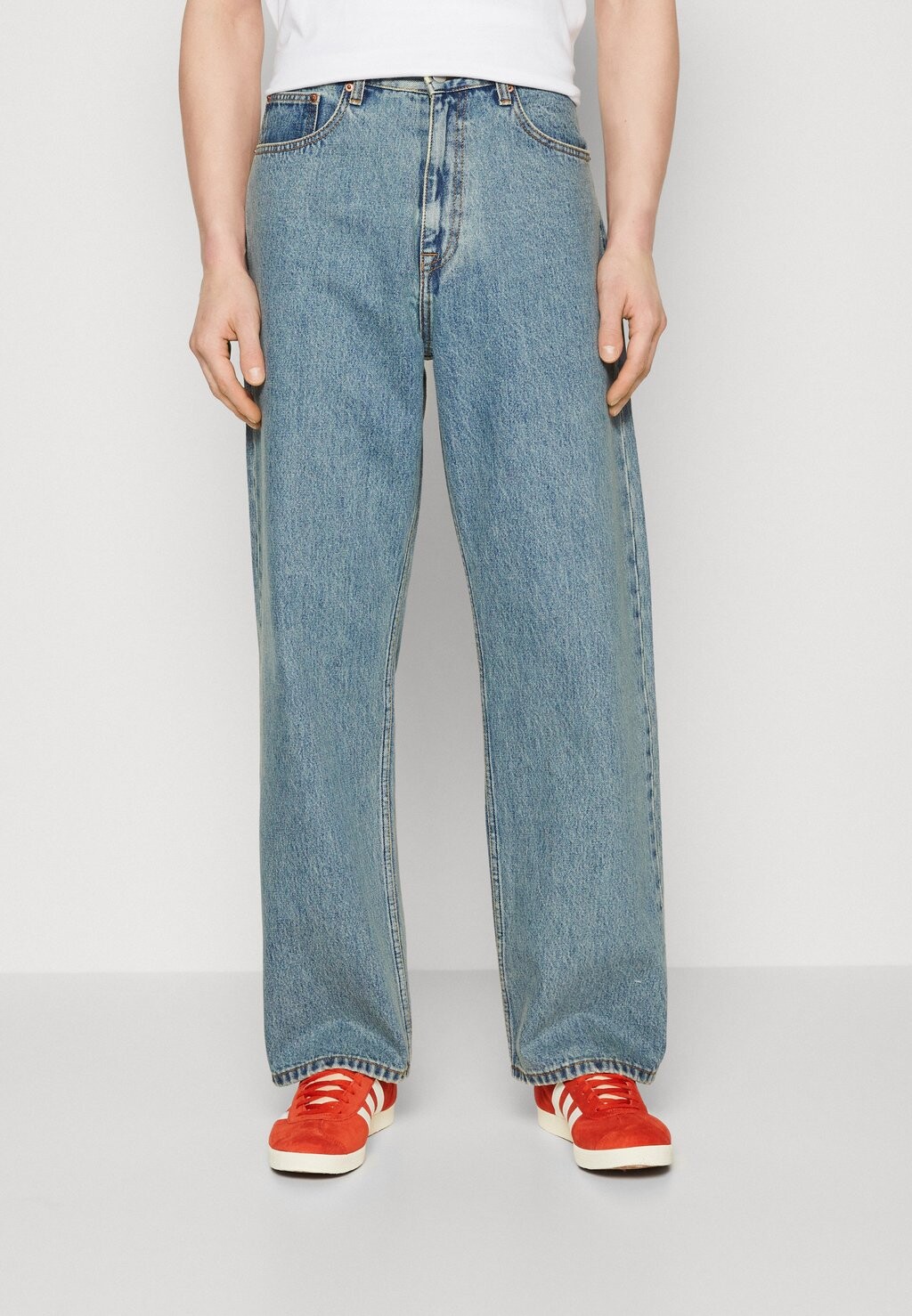 

Джинсы свободного кроя Dr.Denim