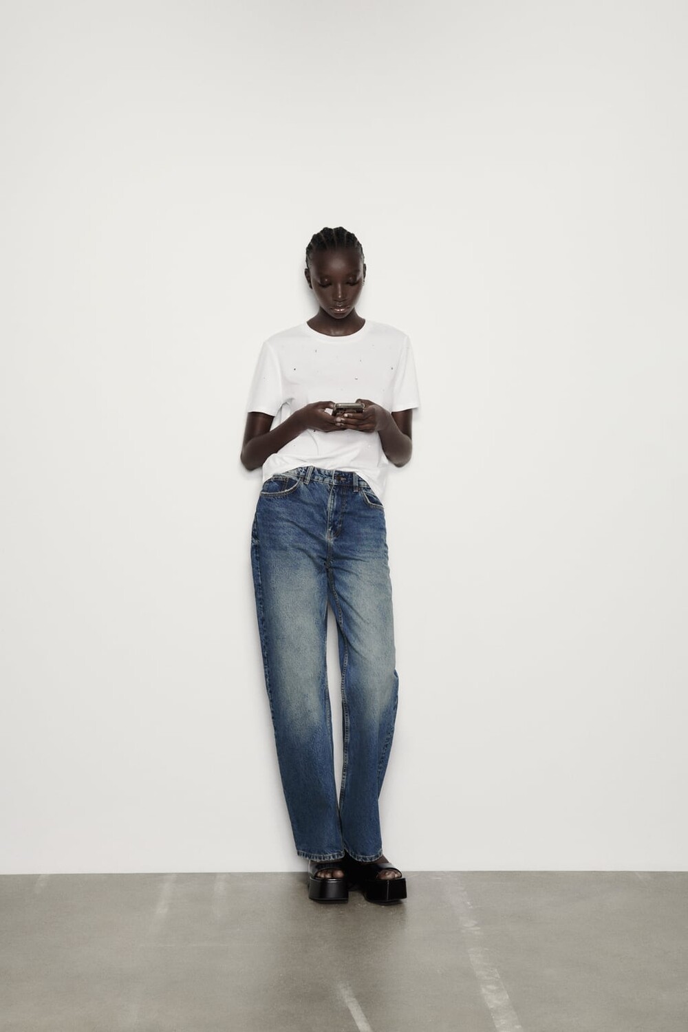 

Хлопковая футболка со стразами ZARA, белый