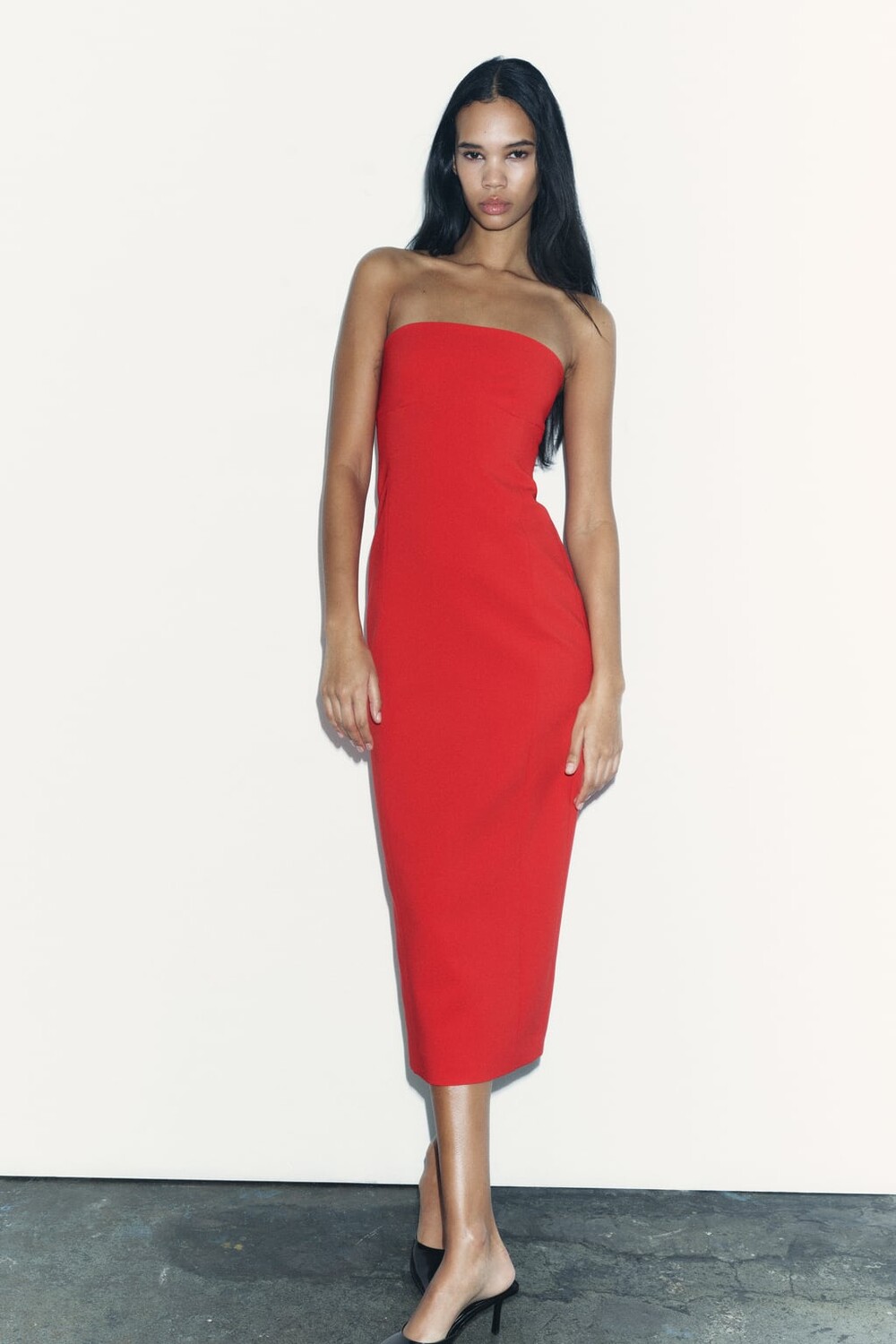 

Приталенное платье без бретелек ZARA, красный