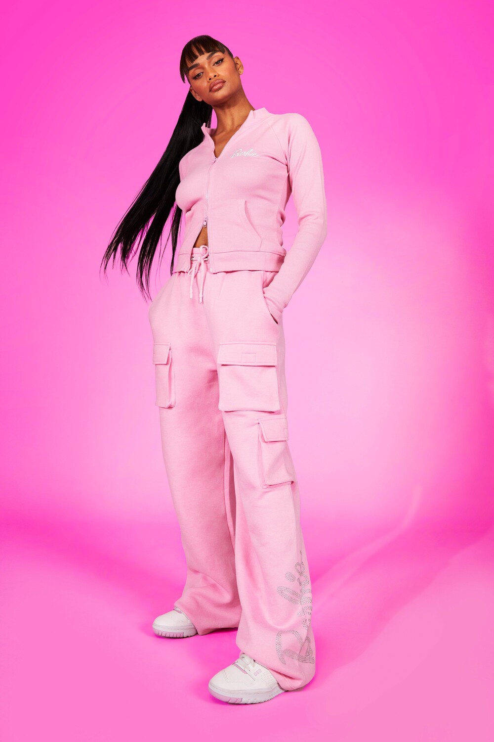 

Оверсайзные джоггеры barbie Boohoo, розовый